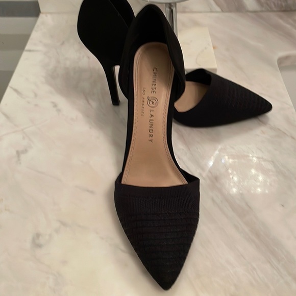 Chinese laundry, black textured front cut out  4 inch heels in solid black size8 - Picture 8 of 8